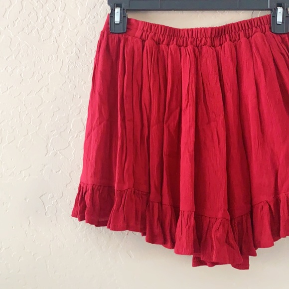 ’atiste Red Ruffle Shorts - Picture 6 of 10